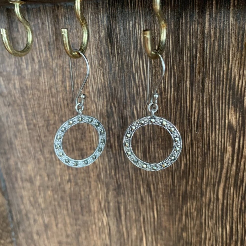 Sterling Silver Circle Earrings with Beautiful Design